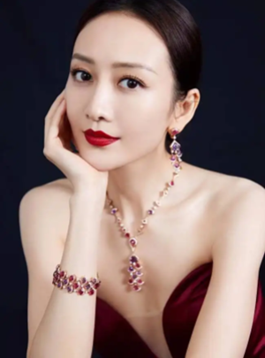 一線(xiàn)明星代言費(fèi)用、一線(xiàn)明星王鷗代言費(fèi)用、王鷗經(jīng)紀(jì)人、王鷗經(jīng)紀(jì)公司