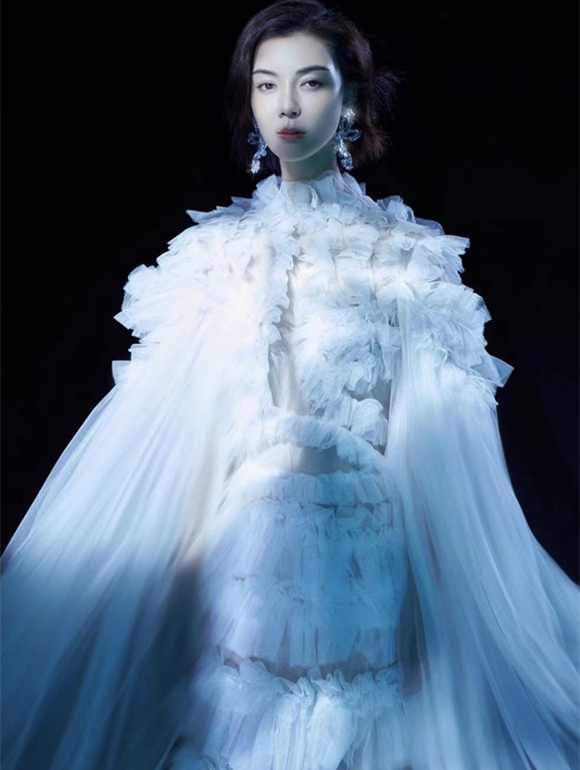 明星照片、明星藝術(shù)照、明星個(gè)人資料和圖片、明星代言費(fèi)用報(bào)價(jià)、明星商演價(jià)格、明星經(jīng)紀(jì)公司、明星經(jīng)紀(jì)人、明星商務(wù)合作多少錢(qián)