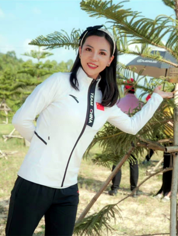 明星照片、明星藝術(shù)照、明星個人資料和圖片、明星代言費用報價、明星商演價格、明星經(jīng)紀(jì)公司、明星經(jīng)紀(jì)人、明星商務(wù)合作多少錢